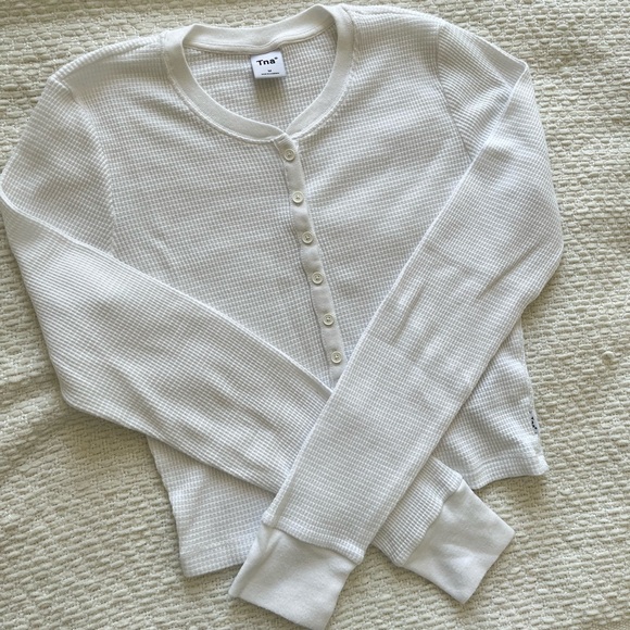 Aritzia TNA waffle long sleeve henly - Picture 1 of 6